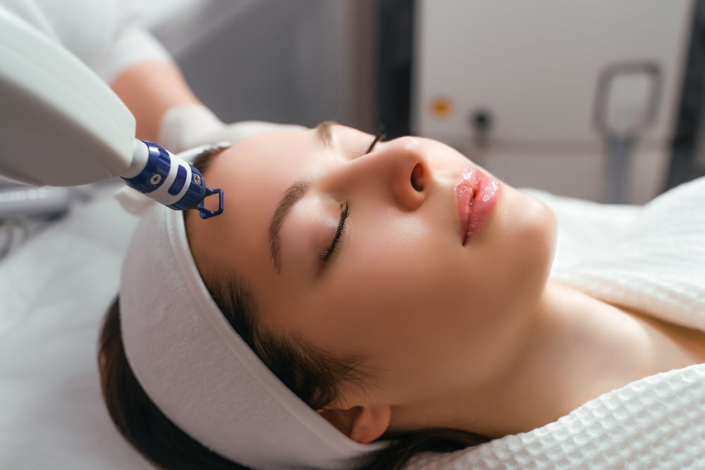 Biaya laser wajah menghilangkan flek hitam di Klinik Kecantikan