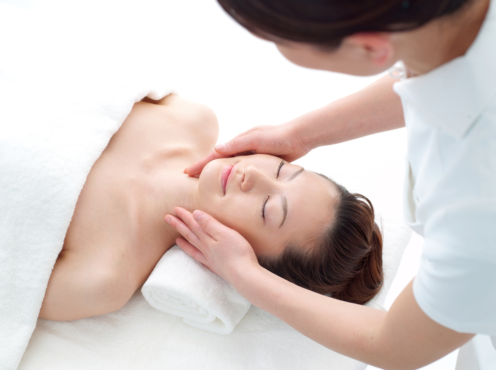 Tempat facial wajah terdekat