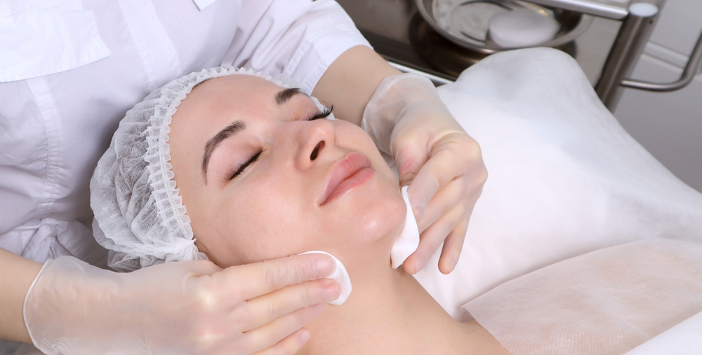 Biaya Peeling Wajah Murah di Klinik Kecantikan