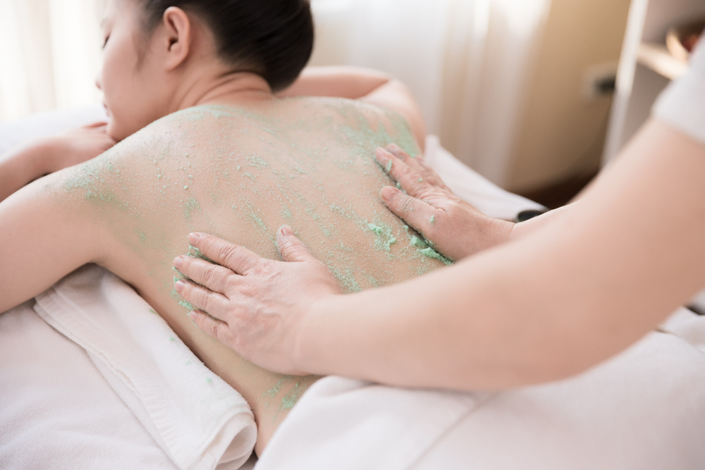 Body Peeling di Klinik Kecantikan