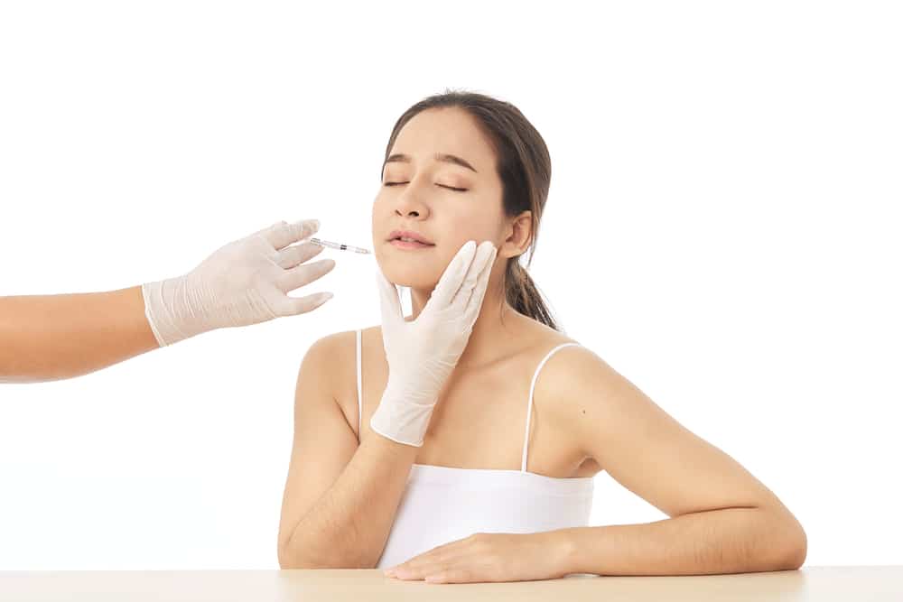 Meniruskan wajah dengan suntik botox